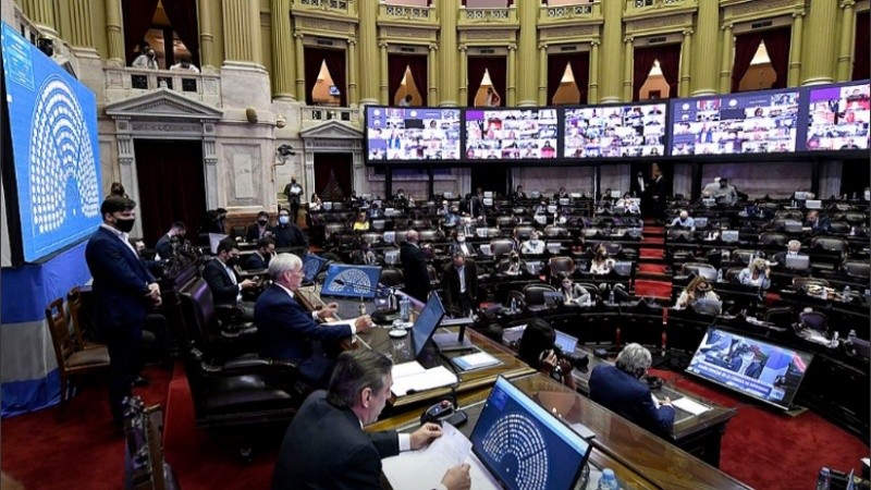 La sesión de la Cámara de Diputados de la Nación durante la cual se convirtió en Ley el proyecto de presupuesto para el año 2021.