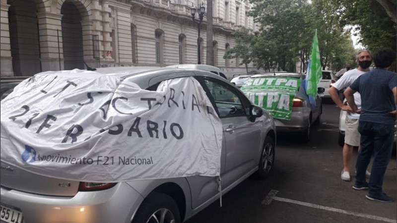 La caravana este martes por el centro de la ciudad.
