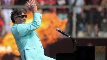 Páez ganó en la categoría Mejor Canción Pop/rock por "La Canción de las Bestias" y en Mejor álbum Pop/rock por su ultimo trabajo "La Conquista del espacio".