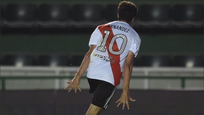 Nacho Fernández anotó el gol que abrió el triunfo de River en cancha de Banfield.