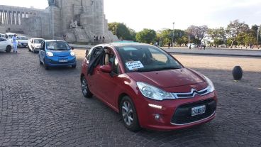 La caravana de enfermeras y enfermeros rosarinos por el Día de la Enfermería.