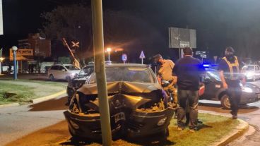 El auto de Esper cruzó una columna de lleno.