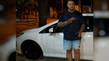 El joven recibió dos disparos en inmediaciones de su casa de 6 de Diciembre al 7300.