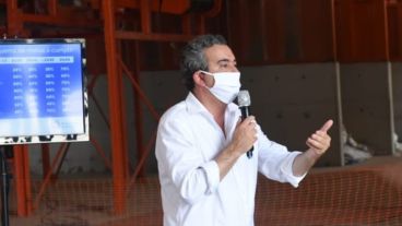 Para el intendente, lo que sucedió en la despedida de Maradona "es lo que no tenemos que hacer".