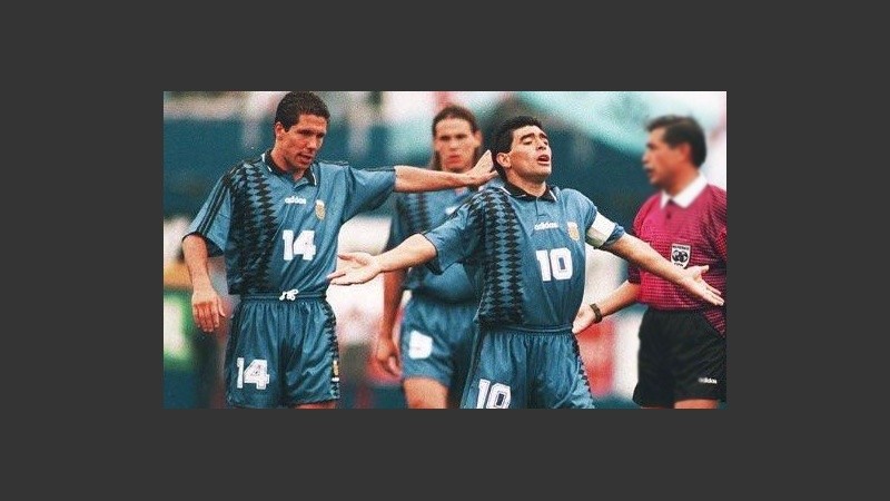 El Cholo Simeone y Diego Maradona compartieron el mediocampo en el Mundial 94.