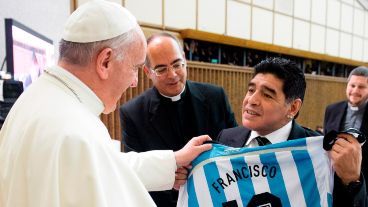 El Papa dedicó una oración al exfutbolista.
