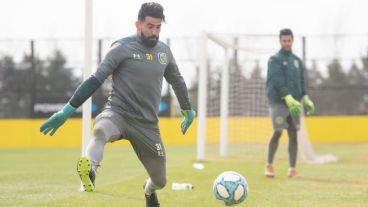 Ayala se rompió los ligamentos de la rodilla izquierda.