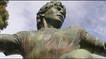 Una de las tantas estatuas en homenaje a Maradona que hay en el mundo