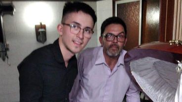 “Soy de las personas que no piensan en sacar fotos con féretros y fallecidos, por respeto", sostuvo.