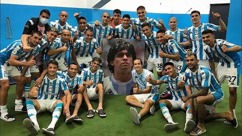 El equipo del rosarino Beccacece logró su primer triunfo en el torneo local y se lo dedicó a Maradona.