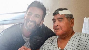 Diego con su médico Luque, uno de los imputados.