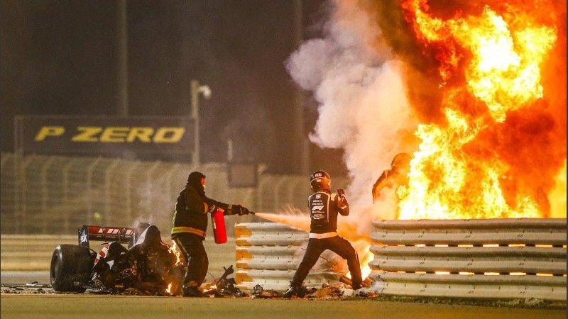 Grosjean manifestó estar “más o menos bien”, con las dos manos vendadas, producto de las quemaduras.