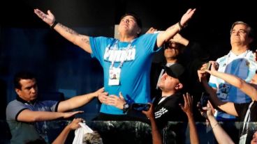 Creer y reventar. Para muchos, Diego ya se manifiesta desde algún otro lugar.