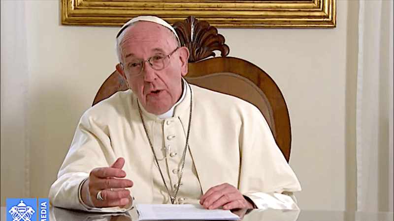  El Papa destacó que la asistencia para las personas pobres y vulnerables representa solo devolverles 