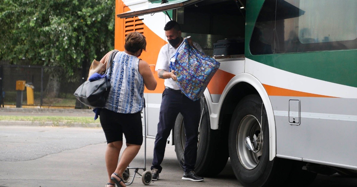 Se restablece el servicio de colectivos en todo el territorio ...