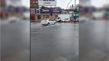 La intensidad de la lluvia generó complicaciones en el tránsito rosarino.