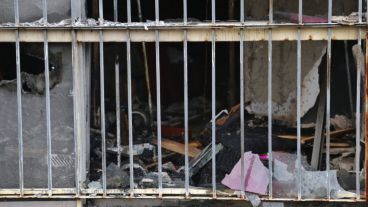 Revuelo en barrio Martin por el incendio en un departamento.