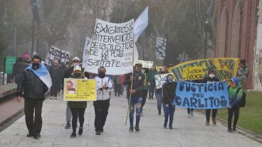 Los familiares de Bocacha en el Pasaje Juramento.