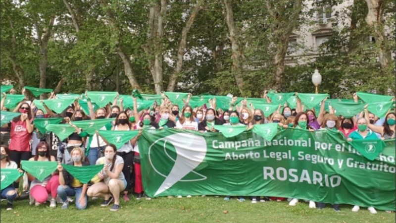 El pañuelazo en la plaza San Martín.
