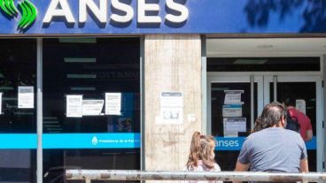 Los afiliados de la Asignación Universal por Hijo (AUH) y los jubilados recibirán cajas navideñas con los productos básicos