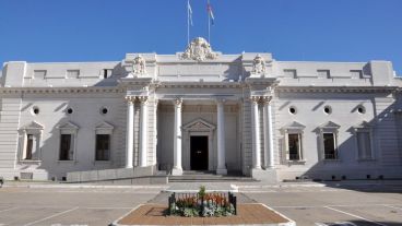 “Rechazamos, repudiamos y una y mil veces más pedimos, que se respete la ley", sostiene el comunicado.