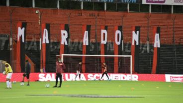 Trapos de todo tipo para los dos grandes Diez que vistieron la rojinegra. (Pool Argra)