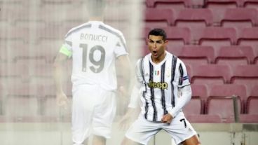 Cristiano lo grita en el Camp Nou vacío. CR7 fue la figura del 3-0.