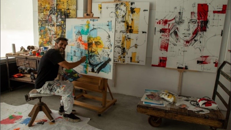 El artista plástico rosarino Andrés Mariani es el autor de las pinturas del calendario Moscato 2021.
