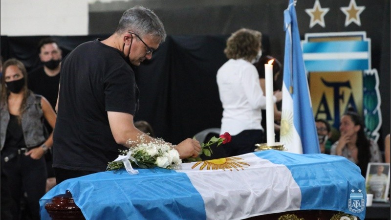 La despedida íntima de los restos de Alejandro Sabella. 