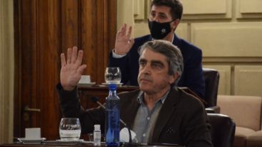 El senador por el departamento San Lorenzo deberá presentarse el viernes en el Centro de Justicia Penal de Rosario.