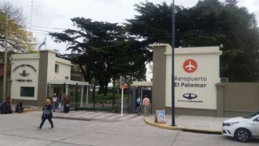 La terminal de El Palomar dejó de operar vuelos comerciales.
