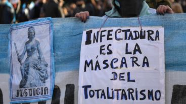 Pizzi arremetió contra los "anticuarentena".