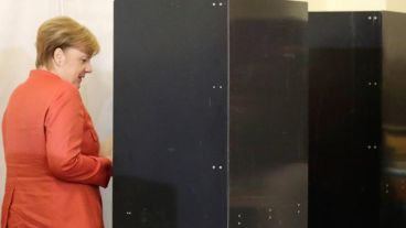 Merkel votó este domingo en Berlín.