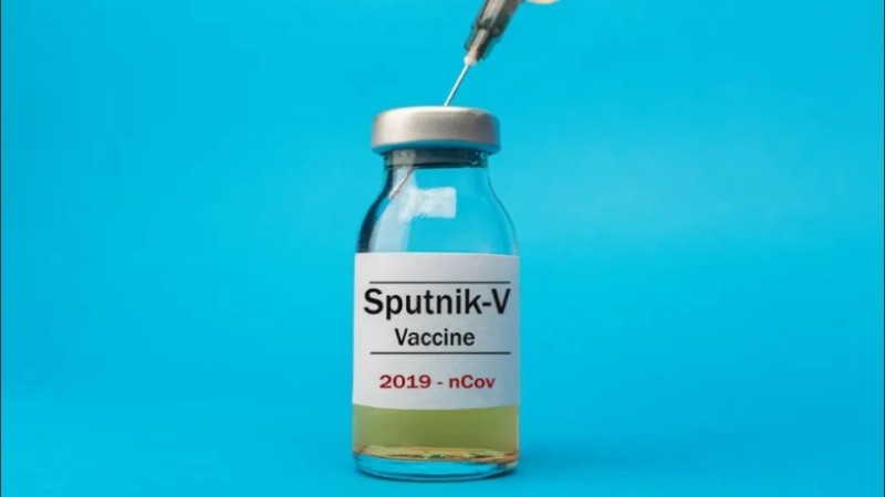 Hay más de 50 vacunas en fase clínica en humanos y 13 vacunas en fase clínica 3. La Sputnik V es una de ellas.