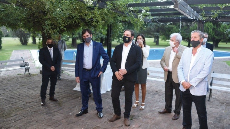 Carlos Pasciullo, director general de Arneg, Claudio Soumoulou, presidente de Asociación de Cooperativas Argentinas (ACA) y Carlos Milicic, presidente de Milicic