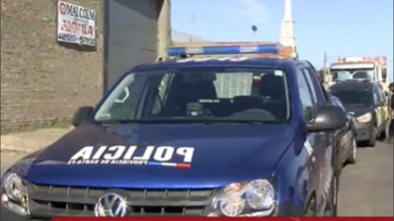 Los móviles policiales acudieron al lugar del asalto.