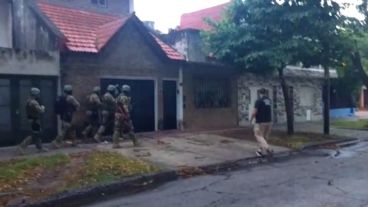 La Unidad de Narcotráfico de la Agencia de Investigación de Rosario en acción.