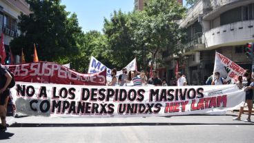 Los telemarketers siguen protestando y denuncian incumplimientos de la empresa.