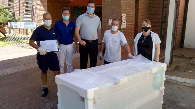 Los trabajadores del Correo Argentino estuvieron a cargo de la logística de distribución de los freezers.