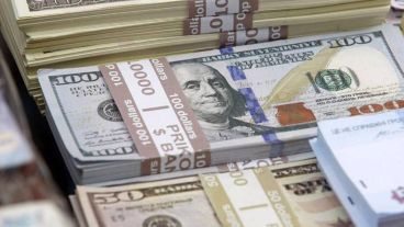 El dólar Banco Nación cotizó a $88, mientras que el "solidario" (con recargos impositivos) cerró a $164
