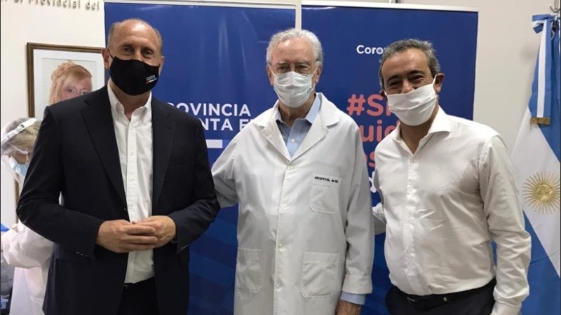 Las autoridades políticas y sanitarias lanzaron la campaña de vacunación este martes en el Centenario