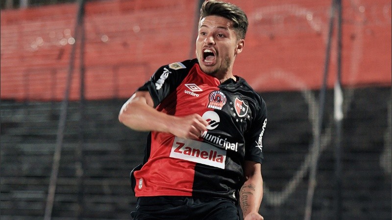 Palacios grita uno de sus goles en la Lepra.