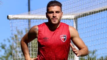 Julián Fernández debió salir a los 19 minutos del primer tiempo ante Vélez