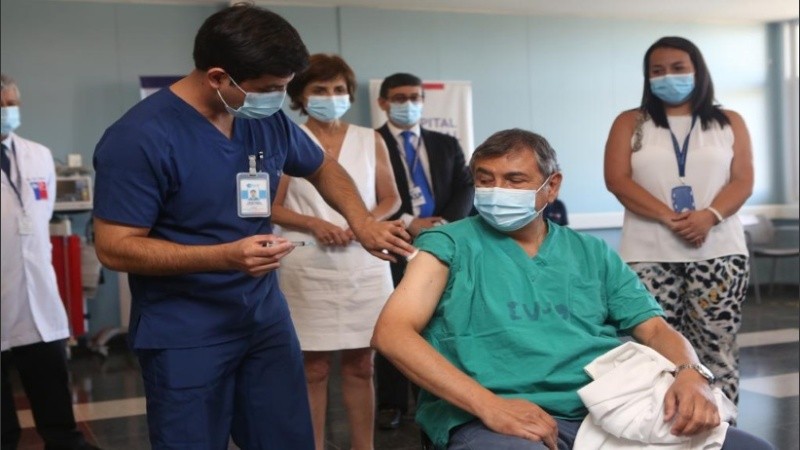 La vacunación en Chile comenzó el pasado 24 de diciembre. 