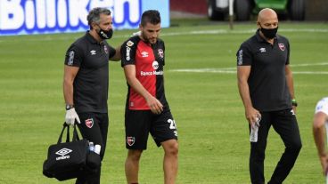 El mediocampista dejó temprano el partido ante Vélez el domingo.