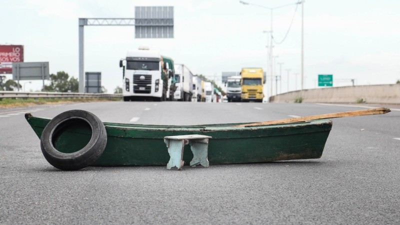 Si no tienen respuestas, los pescadores se concentrarán en la cabecera del puente este viernes.