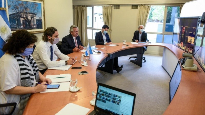 Vizzotti, Cafiero, Fernández y De Pedro encabezan la reunión con gobernadores.