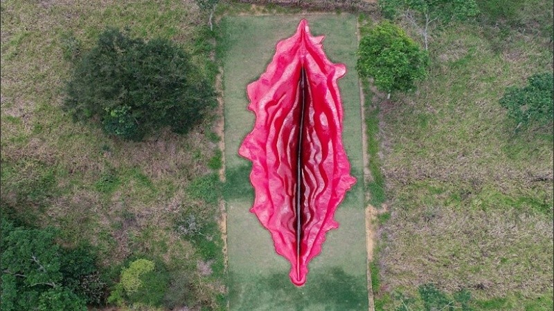 La escultura de resina tiene 33 metros de largo, 11 de ancho y 6 metros de profundidad.