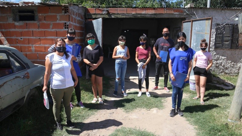 En la puerta del templo de Viviana, a punto de iniciar la recorrida. 