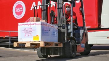 Gonzáles García afirmó que "va a empezar a ser casi incesante el traslado" de dosis de la vacuna rusa al país.